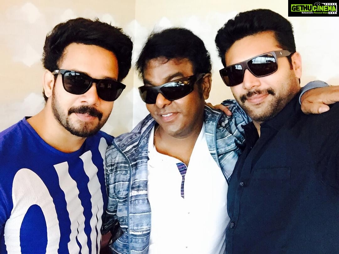 Bharath Instagram - Airport masti !! Enroute to Dubai #jeyam ravi#buddy