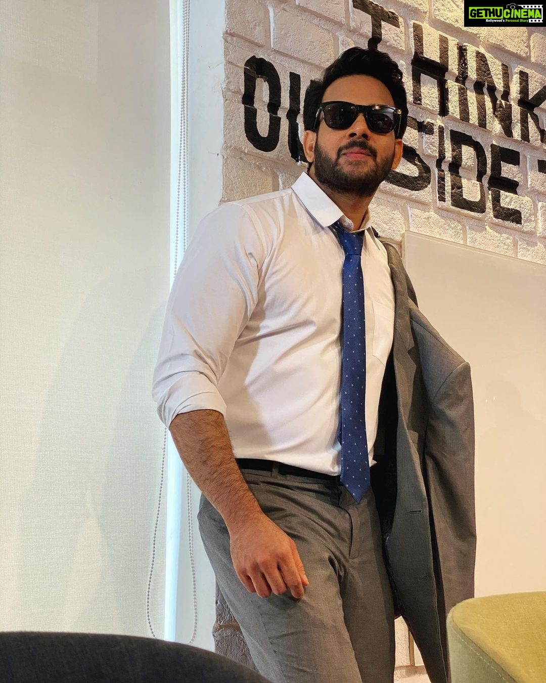 Bharath Instagram - THINK OUT OF THE BOX !! 😎