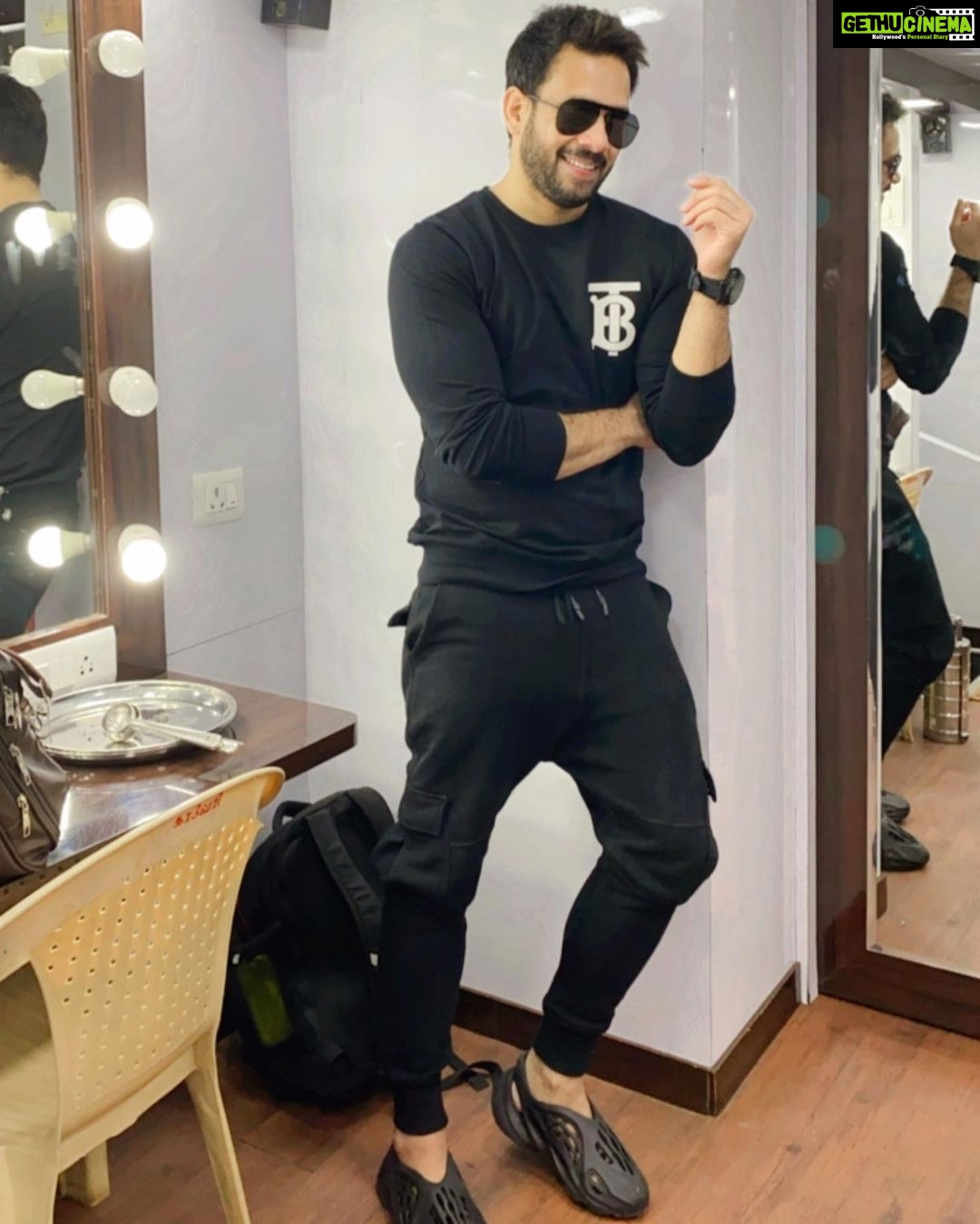 Bharath Instagram - Happy morning fam !! #smile #postivevibes #love