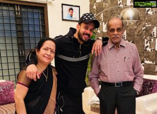Bharath Instagram - Happiness is when you shop for your parents !! #reliving #memories #truesouls #parentslove #diwalimood