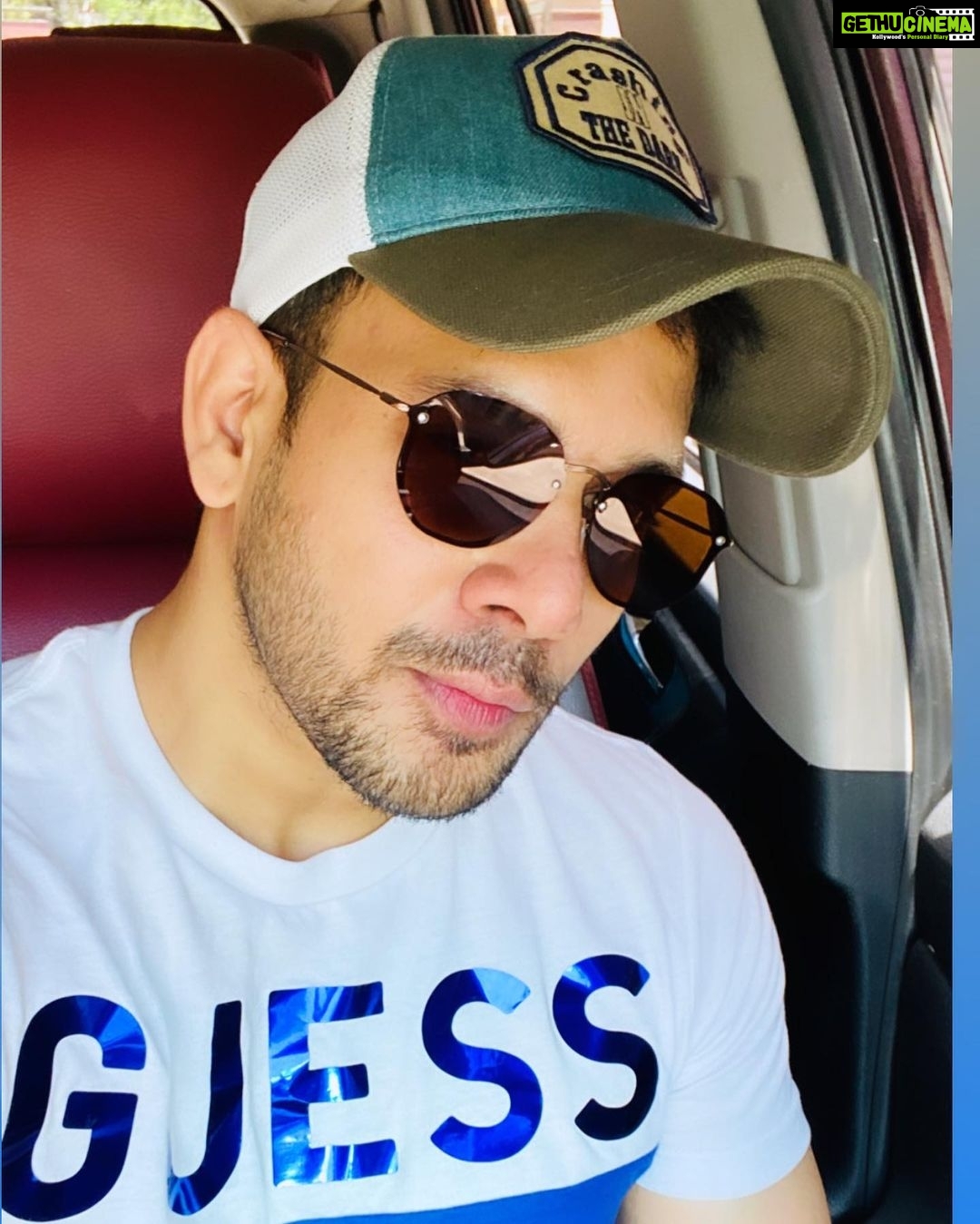 Bharath Instagram - Finally some relief and back to work !!! En route dubbing for “Naduvan” .. second look and sneak peak releasing this week !!