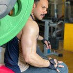 Bharath Instagram - Monday morning blues expression🤦🏻‍♂️🤩but no excuses 💪🏻💪🏻!! #selfmotivation #workhard #keepingfit #positivemind Worlds GYM