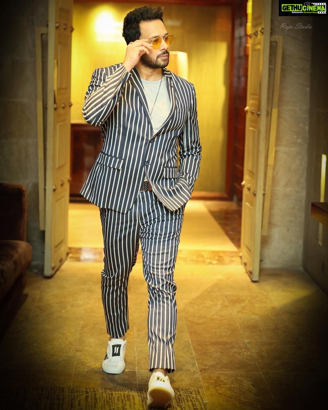 Bharath Instagram - Perfect night,blurry lights,deep mind.📸🤩 @fab_stars_iconic_awards @fab_by_faiza PC: @k.s.raja222