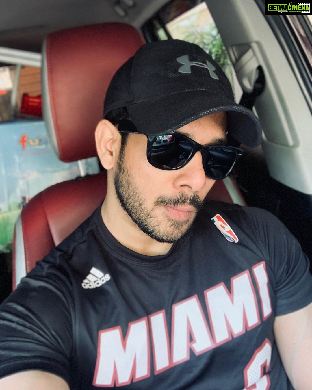 Bharath Instagram - Happy weekend ppl !! 😀🌴🥳
