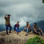 Bharath Instagram – Good souls ,Greater heights,Bigger smiles !! #happy #smiles #mountains #nature #shooting #location #actorslife 😀🎥 Munnar Hill Station