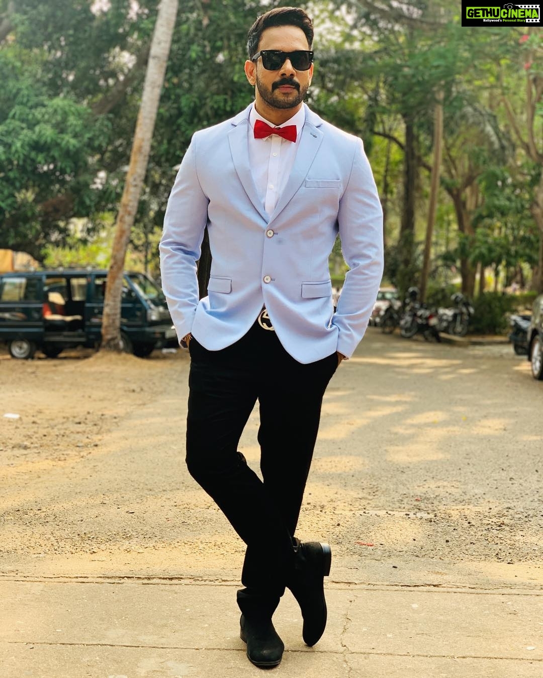 Bharath Instagram - Good eve peeps !! 😀#suitedup