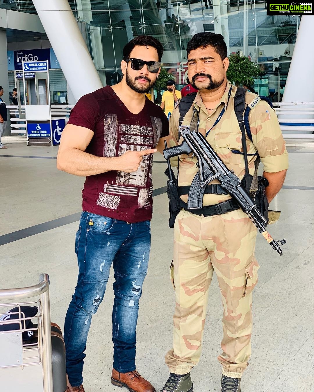 Bharath Instagram - Perfect morning click !!! Back to #grind #shooting #trivandrum 🎬✈️ Kamaraj Domestic Terminal