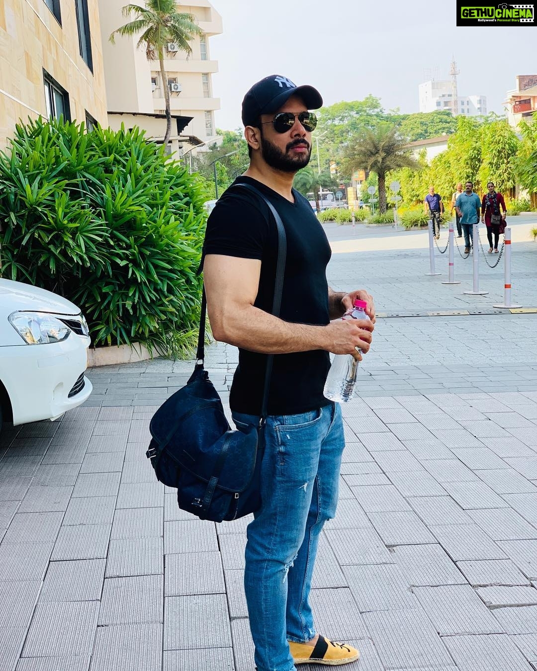 Bharath Instagram - Working Sunday !!! Mrng shoot !! Thiruvananthapuram, Kerala