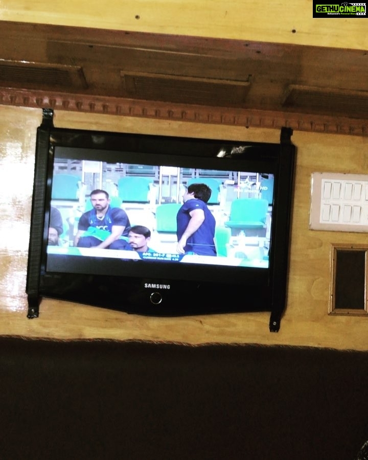 Bharath Instagram - Shoot + cricket .. perfect set up !! Night shoot vanity fun 😀🏏