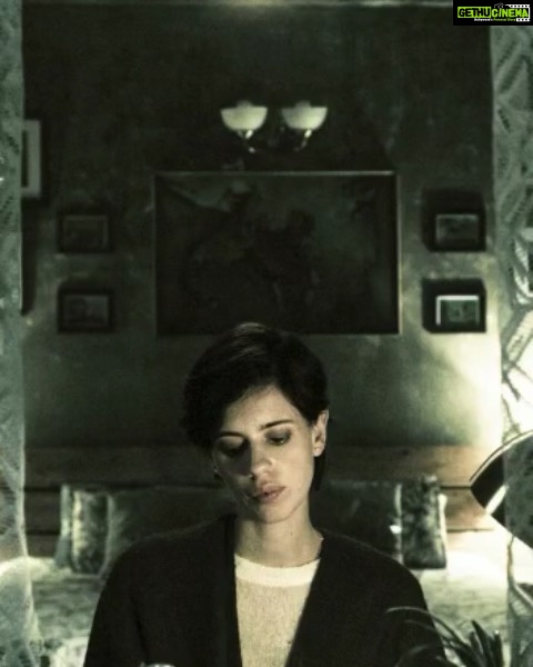 Bhumika Chawla Instagram - Switching to the other side. #SabBHRAMHai π©πΌβπ¦°π΅ Premieres 18th September only on #ZEE5. @kalkikanmani @bhumika_chawla_t @sanjaysuri @iamroysanyal @eijazkhan @omkarkapoor @theharikumar @instasattu @SangeethSivan @anjali_tatrari @utsavsarkar04 @vikramkochhar @howaboutkitsch @garimak7 @_namit_shah @amitbathija @dharampreetgill @aashit18 @bakshi_tushar95 @vikram_divedi @sinhaansh_2107 @maniarbhakti @Shaluchauhan_10 @maniarbhakti @Sharma.sahabh @zee5premium @zee5 #TheOtherSide #Bhram #AZEE5Original