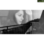 Bhumika Chawla Instagram - Waqt REHTA nahi kahi tiq kar ... Aadat iski bhi aadmi si hai ....