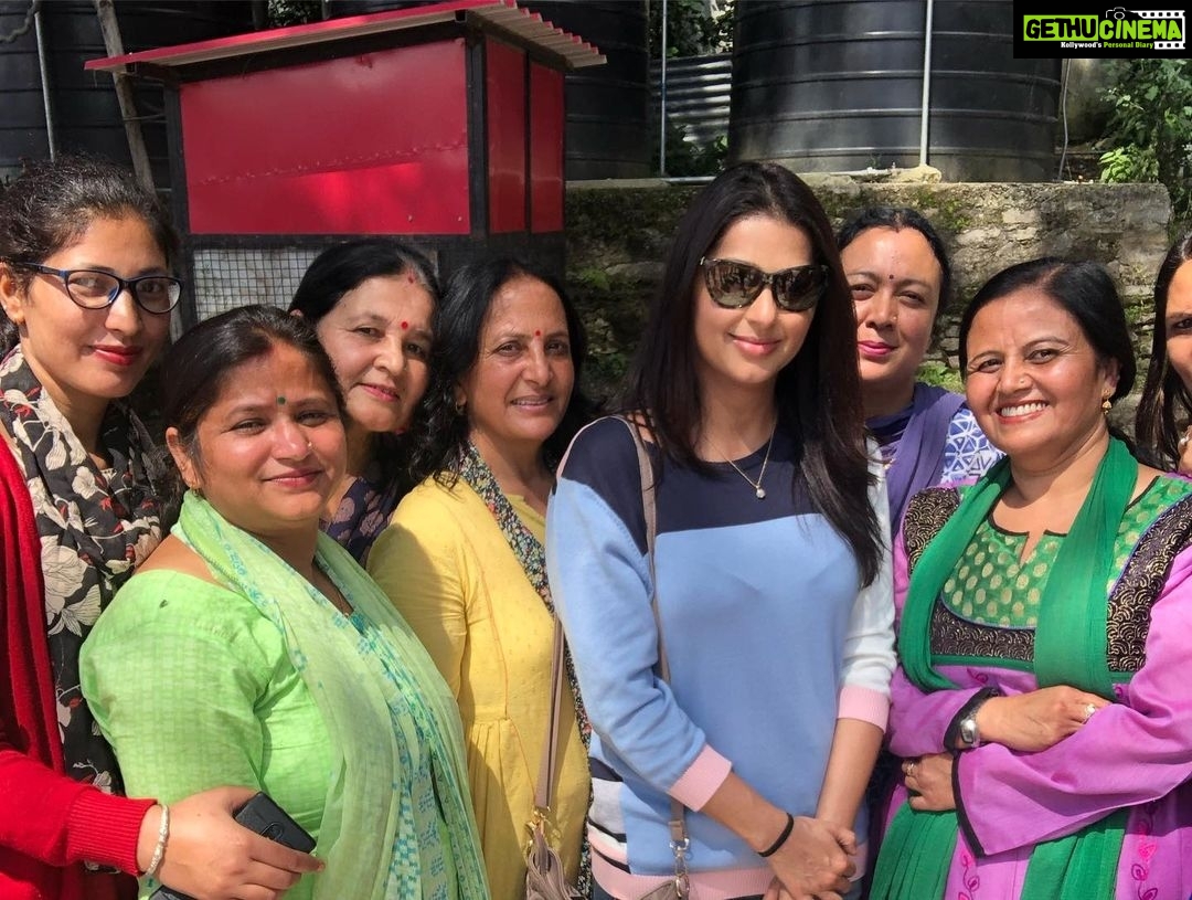 Bhumika Chawla Instagram - Whenever you see darkness , there is extra opportunity .🙏 After the darkness there’s light After the silence there’s a deep understanding 🙏 God shows us the way ... As part of my birthday celebrations , one got the opportunity to celebrate with the kids of SCHOOL FOR CHILDREN WITH SPECIAL ABILITIES ... in DHALI - SHIMLA with 140 kids and staff . Had organised lunch for the kids , while we had lunch with the principal of the school ., the few hours spent there were enriching .. truly proud to meet the teachers and the principal , the kind of people who do get better job opportunities in bigger cities with more money but choose to live for humanity and inner peace ... to avoid the race of life and dedicate to being there whole heartedly for these kids . The kids sang so beautifully , soulful . One would have loved to put the photos that One has with the children but because of the respect for the privacy of these children and also because the principal mentioned not to do so ... one refrains from sharing those beautiful photos Year 2019 birthday , well celebrated with these special children and wonderful teachers 🌸