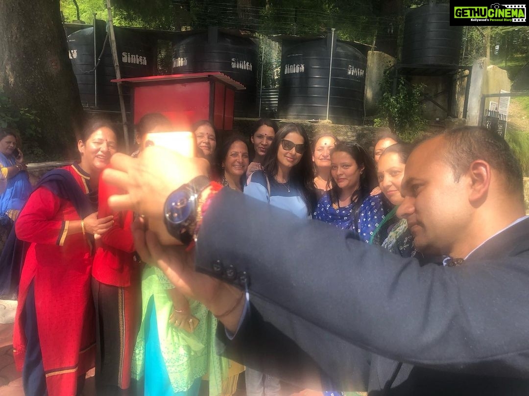 Bhumika Chawla Instagram - Whenever you see darkness , there is extra opportunity .🙏 After the darkness there’s light After the silence there’s a deep understanding 🙏 God shows us the way ... As part of my birthday celebrations , one got the opportunity to celebrate with the kids of SCHOOL FOR CHILDREN WITH SPECIAL ABILITIES ... in DHALI - SHIMLA with 140 kids and staff . Had organised lunch for the kids , while we had lunch with the principal of the school ., the few hours spent there were enriching .. truly proud to meet the teachers and the principal , the kind of people who do get better job opportunities in bigger cities with more money but choose to live for humanity and inner peace ... to avoid the race of life and dedicate to being there whole heartedly for these kids . The kids sang so beautifully , soulful . One would have loved to put the photos that One has with the children but because of the respect for the privacy of these children and also because the principal mentioned not to do so ... one refrains from sharing those beautiful photos Year 2019 birthday , well celebrated with these special children and wonderful teachers 🌸