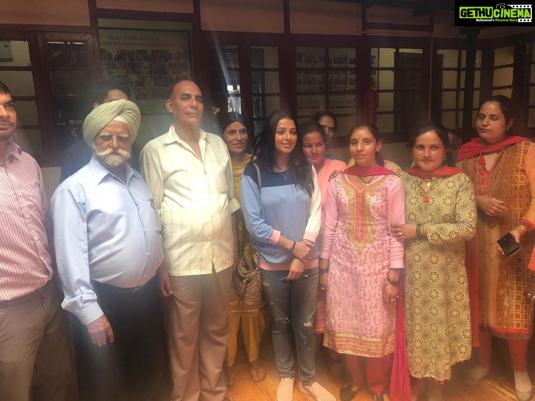 Bhumika Chawla Instagram - Whenever you see darkness , there is extra opportunity .🙏 After the darkness there’s light After the silence there’s a deep understanding 🙏 God shows us the way ... As part of my birthday celebrations , one got the opportunity to celebrate with the kids of SCHOOL FOR CHILDREN WITH SPECIAL ABILITIES ... in DHALI - SHIMLA with 140 kids and staff . Had organised lunch for the kids , while we had lunch with the principal of the school ., the few hours spent there were enriching .. truly proud to meet the teachers and the principal , the kind of people who do get better job opportunities in bigger cities with more money but choose to live for humanity and inner peace ... to avoid the race of life and dedicate to being there whole heartedly for these kids . The kids sang so beautifully , soulful . One would have loved to put the photos that One has with the children but because of the respect for the privacy of these children and also because the principal mentioned not to do so ... one refrains from sharing those beautiful photos Year 2019 birthday , well celebrated with these special children and wonderful teachers 🌸