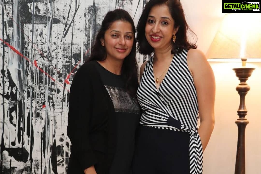 Bhumika Chawla Instagram - When you can't stop giggling with old friends ... totally agree 🤗 you made it special .. so good to party together 🌻🤗