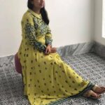 Bhumika Chawla Instagram - Dil kashmash mein aa jaata hai Kabhi aaj mein , kabhi beete hue kal mein kho jaata hai Lekin insaan hai ki apni roz marrah ki zindagi mein , chote chote kamon mein masroof ho kar bhi Apne sapnon ko kabhi dil ki dhadkano mein sunta hai ... Aur kabhi raaton ko thak kar sirhano pe sar rakh kar , bandh aanko ke peeche bhool jaata hai ...