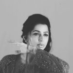 Bhumika Chawla Instagram - ‪Black and white ... sapne hote hi black aur white hai ... bus ... ooth ke unme rang bhare Jaate hai ...‬