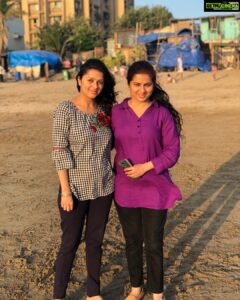 Bhumika Chawla Instagram - On the beach ... Spending time with sister ...