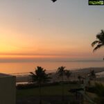 Bhumika Chawla Instagram - The colours in the sky last evening # 21 st ... the sky remain the same ... the colours change ... like life ... # Ten days short of another year to begin as of yesterday when the photo was taken ... and as of now 9 days ... God bless all 🌻