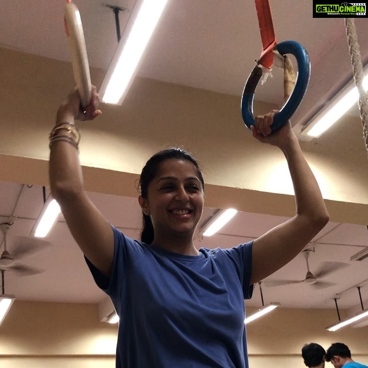 Bhumika Chawla Instagram - Trying Stunts # moments one becomes a child ... used to do this holding my parents hands as a kid #♥️ This was a one off thing .. and then the arms were sore hurting all day 😆 one must practise things regularly