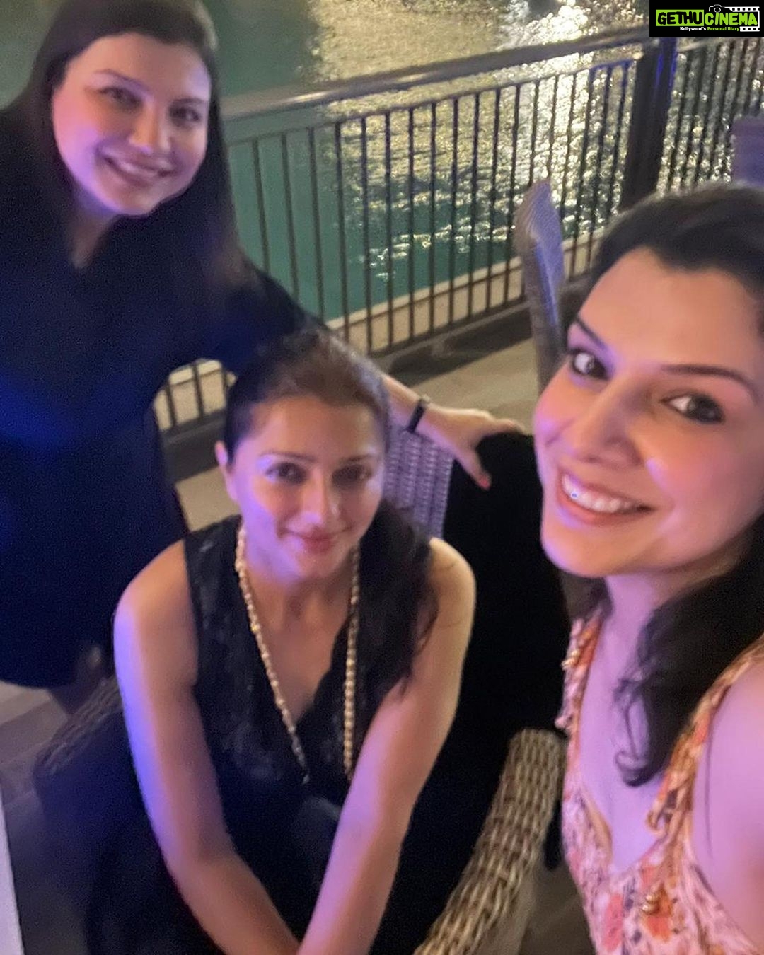 Bhumika Chawla Instagram - Catching up … 💕 @naila_sethi .. stay blessed always and vibrant as you are 💕