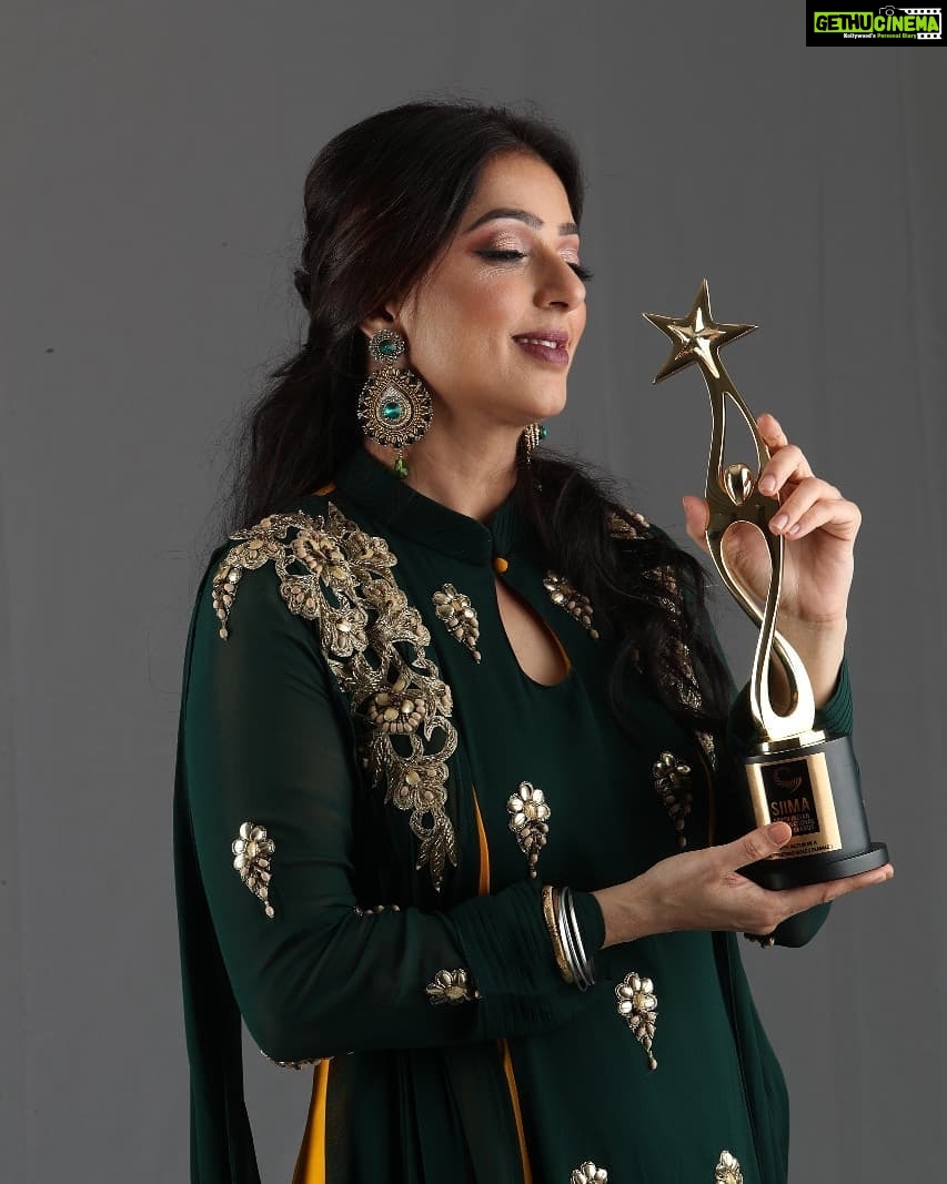 Bhumika Chawla Instagram - Thank you SIIMA awards for the Best Supporting Actress Award for MCA - 2018 # MY Telugu Film ... Thanking the entire team of MCA