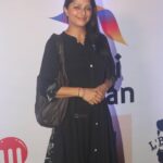 Bhumika Chawla Instagram - Apno ko , apno ki taraqi se kabhi darr nahi lagta ... sirf fakr hota hai... Agar darr lage toh woh apna kahi thoda begana hota hai