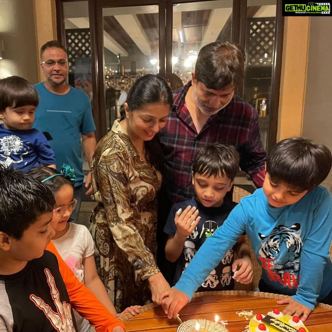 Bhumika Chawla Instagram - A birthday with family and friends 🌻🙏❤️