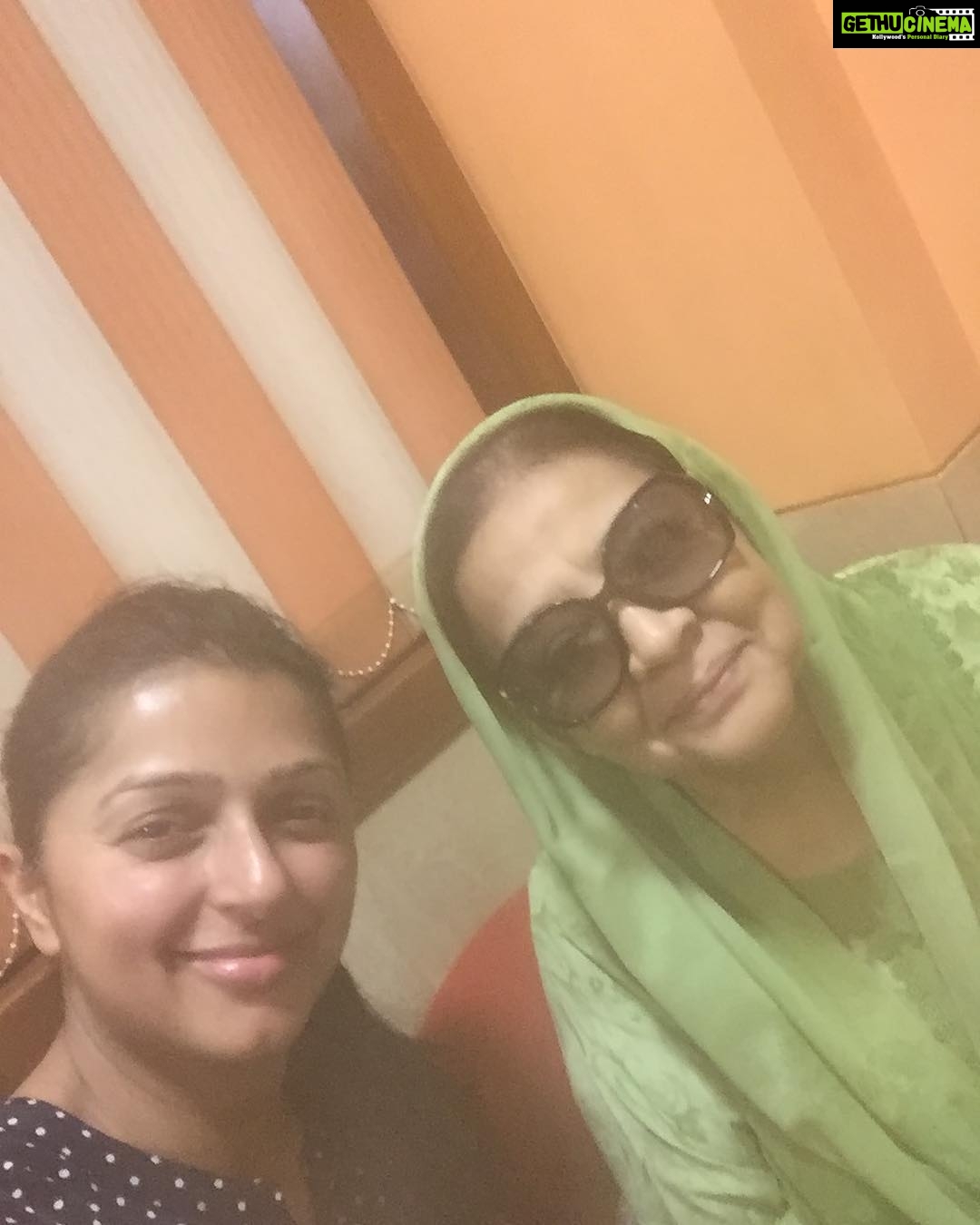 Bhumika Chawla Instagram - With the ever beautiful and graceful , full of life , young at heart ❣ # vibrant , Farida Jalal aunty # met her after so many years # we shot together years ago for Yaariyan punjabi family #