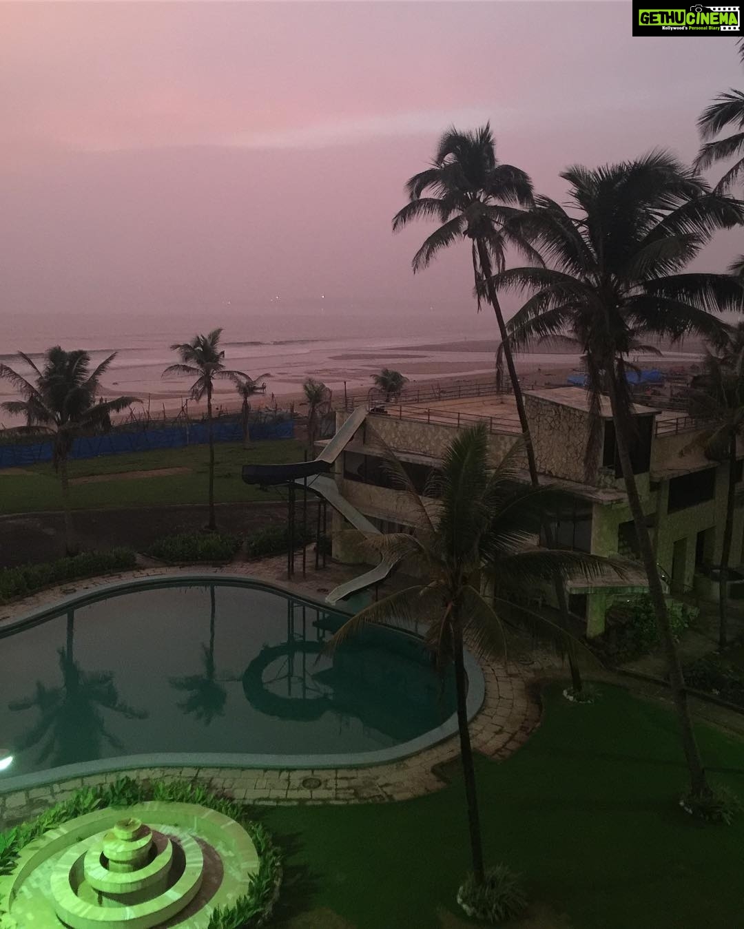 Bhumika Chawla Instagram - The colours this evening # no filter # beautiful nature