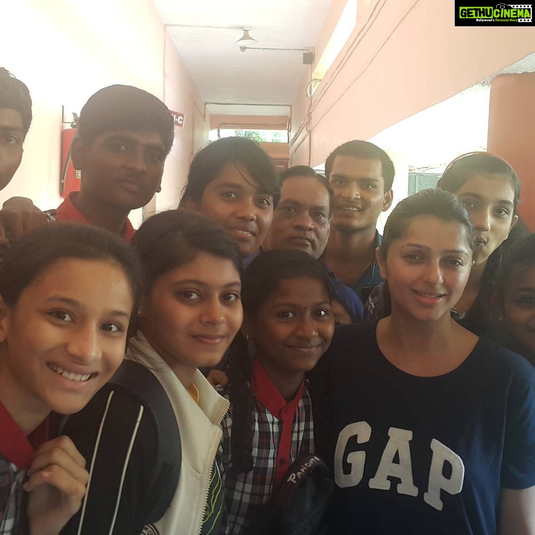 Bhumika Chawla Instagram - Here is one with the students # of Kv 1 # devlali # revisiting school days