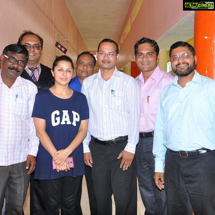 Bhumika Chawla Instagram - Revisiting one of my school after years # kv1# with the principle and teachers # devlali # one of the 9sy memorable one