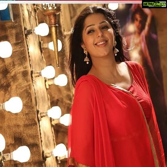 Bhumika Chawla Instagram - Lady in red # hello # life is a flowing river