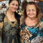 Bhumika Chawla Instagram - Thank you Sultana Aunty for the love and warmth you gave .. age is just a number so you prove that . Your energy , charisma , exuberance , and still that professional attitude where work is concerned is incredible . May God bless you with long healthy life .. ( these photos are from my dubai trip ) …zindagi mein log milte chale jaate hai … aur rishte aur kahaniya banti chali jaati hai … 🌟 @sultana_kazim