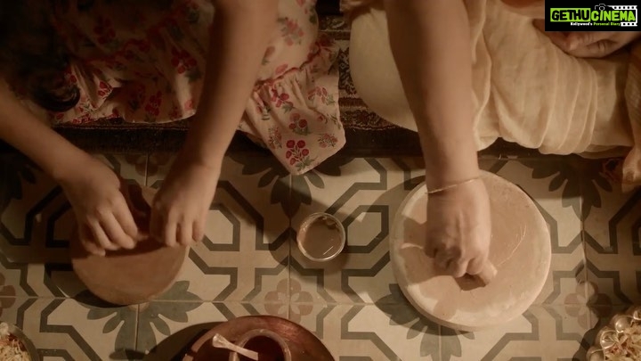 Bhumika Chawla Instagram - They say home is a feeling. For me, it's a fragrance. Reminiscent of childhood and family pujas. A fragrance that is rooted in tradition. A fragrance that lingers across generations. So here's a film by ITC Mangaldeep that so beautifully encapsulates that nostalgic emotion. I hope you love watching it, as much as I loved being a part of it. Presenting "The Tradition of Sandal". #MangaldeepSandal #TraditionOfSandal @pujawithmangaldeep