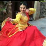 Bhumika Chawla Instagram - Wishing my little niece - Harpriya ( Mishi ) a very happy birthday ✨🌟🌸 stay happy and blessed and keep going :) have a great , fun fantastic birthday and enjoy :) have a piece of cake from me - and for me 😉 @harpriyakdang