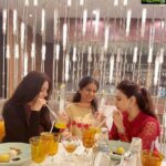 Bhumika Chawla Instagram - A beautiful fun evening with such wonderful people . Srikanth and I worked together in 2000 in Roja Koottam his first film .. well it’s been a long journey for both of us . Having worked again with him for the third time I have to say it’s wonderful to know him as a person , kind , graceful , well brought up , a thorough gentleman . Vandana meeting you was wonderful .. love your energy and the positive vibe . Stay blessed . 💕