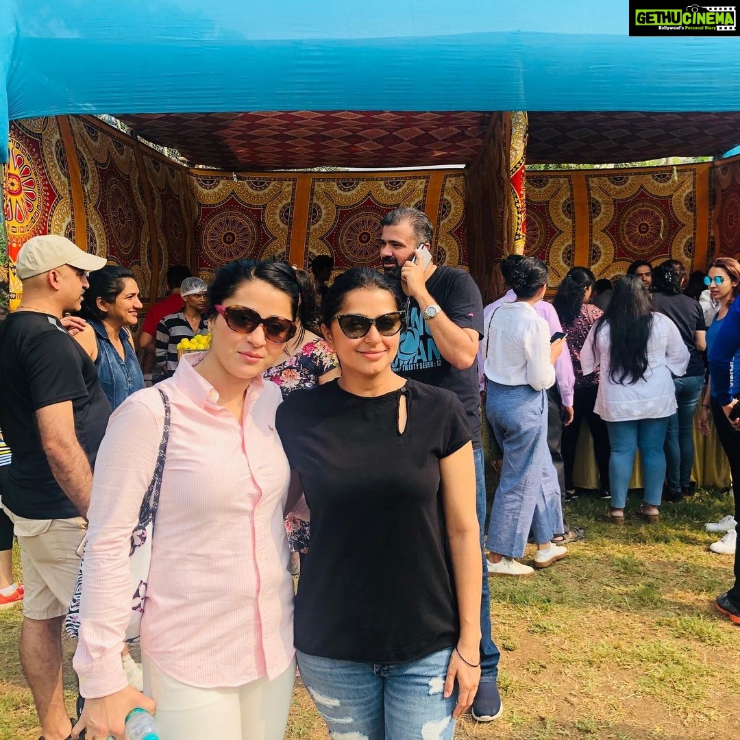 Bhumika Chawla Instagram - Few but good .... one doesn’t need a whole bunch of people around .... while one is surrounded by many .. rare few join our journey and those rare ones are a blessing from heaven above 🙏🌻