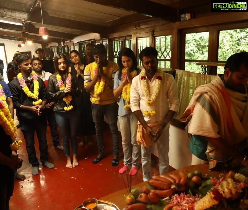 Bindu Madhavi Instagram - N here is d day which I was waiting for..... @markandeyandevarajulu @jeranjit @darshanabanik #firstday #ooty #thirdeyeentertainment #femalecentric