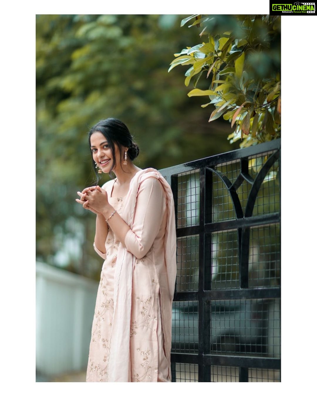 Bindu Madhavi Instagram - Outfit - @Etar_Textiles Earrings - @AmrapaliJewels H + M - @PinkyLohar Photography - @camerasenthil Styled by @Blueprint_By_Navya_Divya & @designbyblueprint Coordinated by @onlynikil