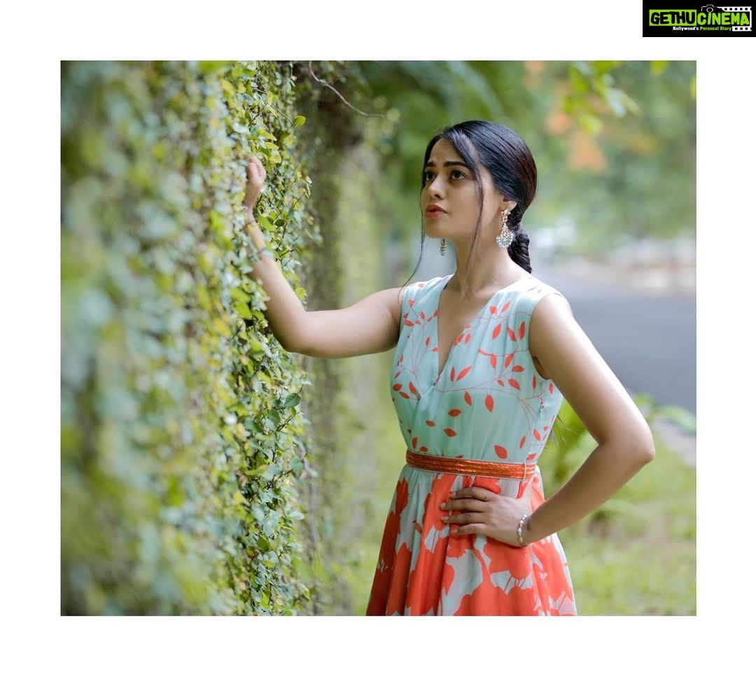 Bindu Madhavi Instagram - Outfit - @Suave_Moda Earrings - @AmrapaliJewels H + M - @VurveSalon / @danam_mua Photography - @KiransaPhotography Styling - @DesignByBlueprint & @Blueprint_By_Navya_Divya