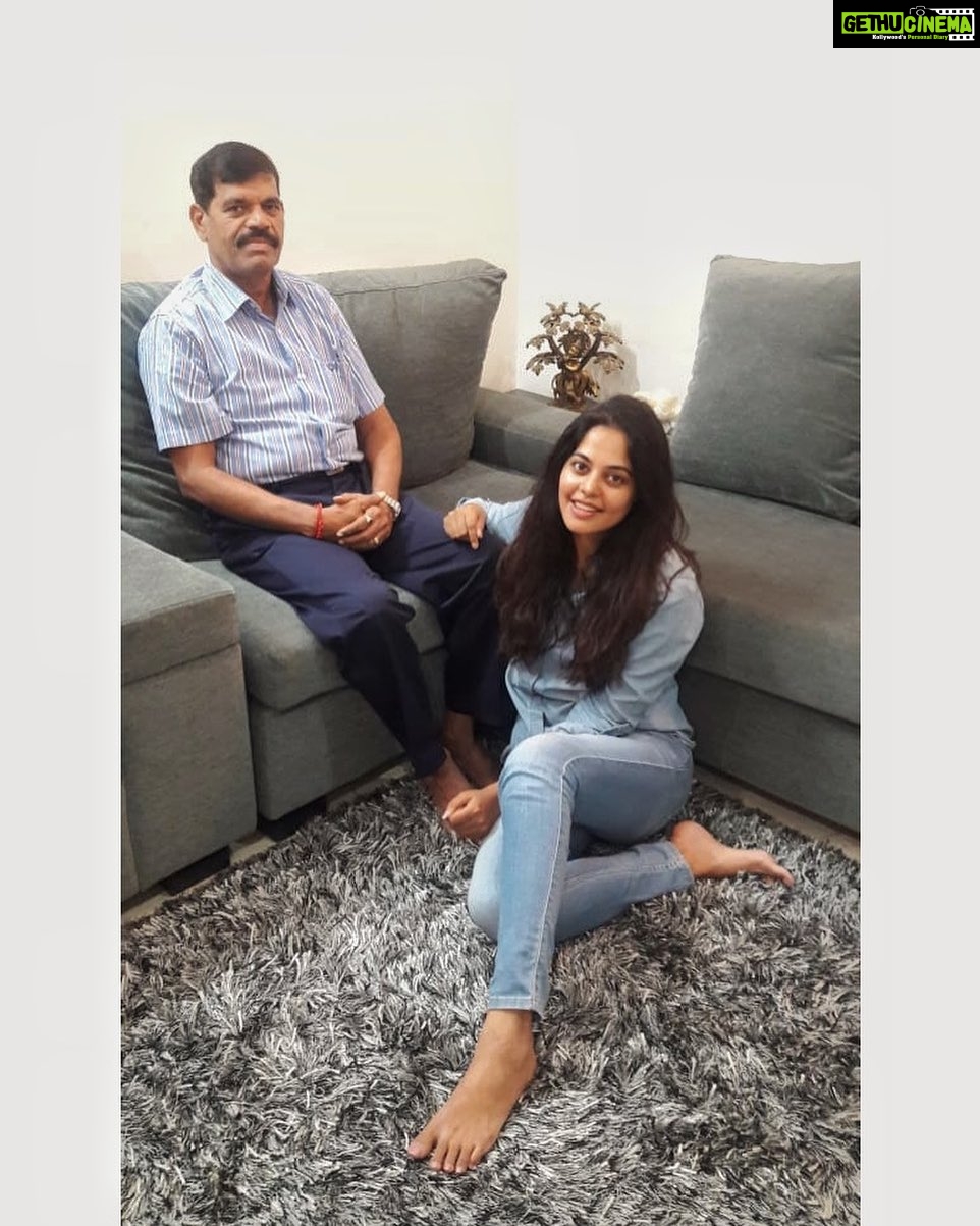 Bindu Madhavi Instagram - I have a hero and I call him Nanna..... Happy Fathers Day #fatheranddaughter