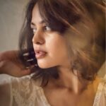 Bindu Madhavi Instagram - Make them stop and stare..... 😉