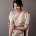 Bindu Madhavi Instagram - Simple but Significant . . . . . . Saree-@MilkDesignShop Make Up - @vedya.hmua Hair - @PinkyLohar Photography - @KiransaPhotography Styled by @Blueprint_By_Navya_Divya & @DesignByBlueprint