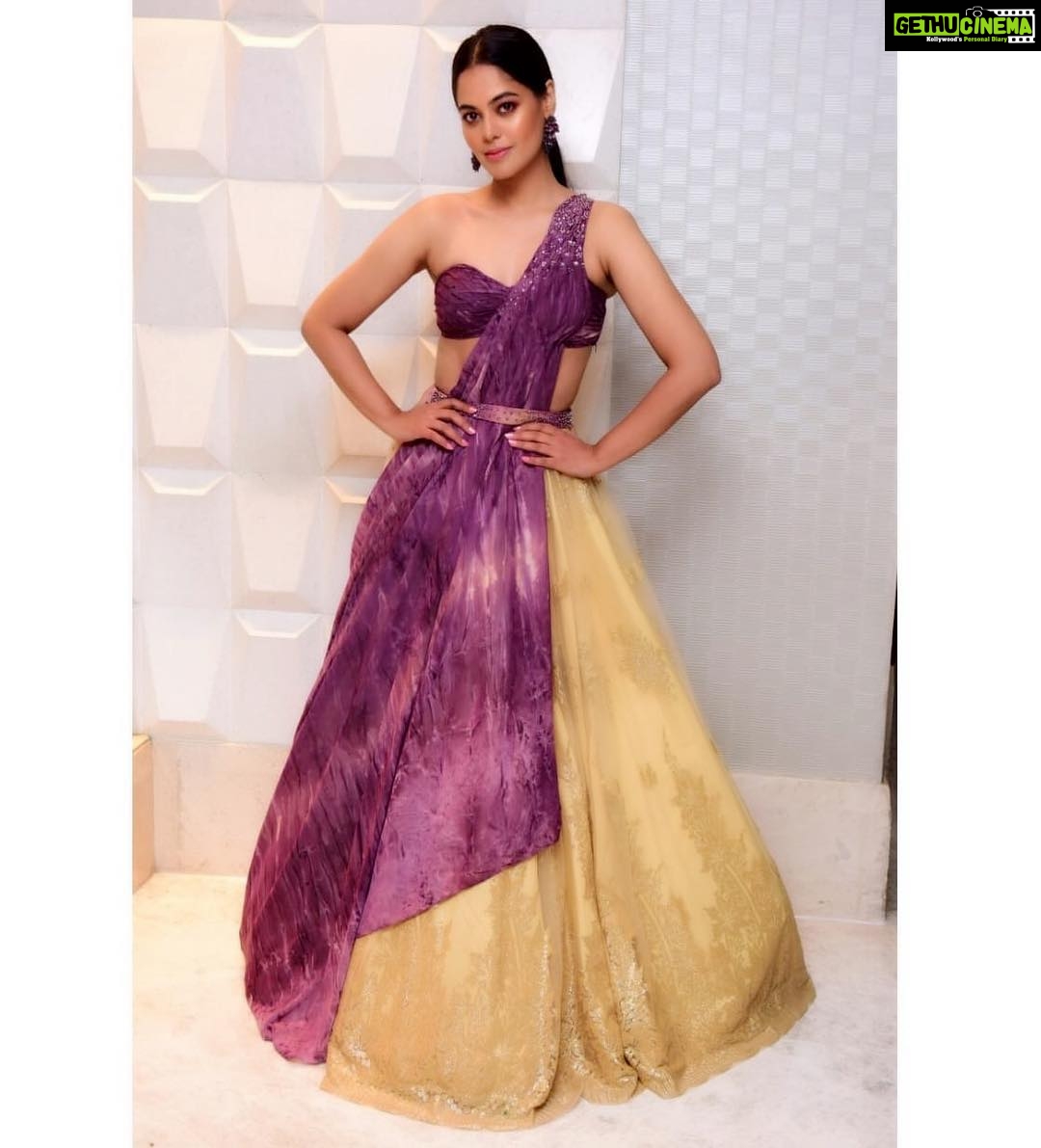 Bindu Madhavi Instagram - #runway #fashionshow. For @suresh.menon at The Luxury Affair..................... Outfit and makeup- @suresh.menon, hair- @michellebegum_hairnmakeup. Choreographer- @priya_manikandan, π·- @rajjkumar2305