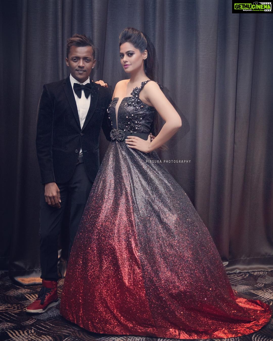 Bindu Madhavi Instagram - Before d month ends, here are d pics how we ended 2018..... For @sidneysladen show in Malaysia 🇲🇾 Makeup- @r.i.h.a.n.n.a.g, Hair- @sunnymua, 📷 @pixsura_photography