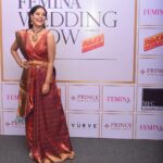 Bindu Madhavi Instagram – As they say, a smile is d prettiest thing you can wear😊😬😄 For Femina wedding show in a Kanjeevaram saree from @rmkv_silks, makeup and hair by @vurvesalon @50shadesofpam_