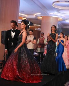 Bindu Madhavi Instagram - Before d month ends, here are d pics how we ended 2018..... For @sidneysladen show in Malaysia 🇲🇾 Makeup- @r.i.h.a.n.n.a.g, Hair- @sunnymua, 📷 @pixsura_photography