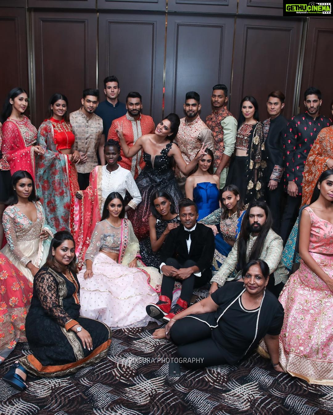 Bindu Madhavi Instagram - Before d month ends, here are d pics how we ended 2018..... For @sidneysladen show in Malaysia 🇲🇾 Makeup- @r.i.h.a.n.n.a.g, Hair- @sunnymua, 📷 @pixsura_photography