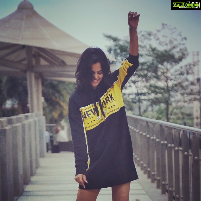 Bindu Madhavi Instagram - So I close my eyes to the old ends, and open my heart to the new beginnings.....